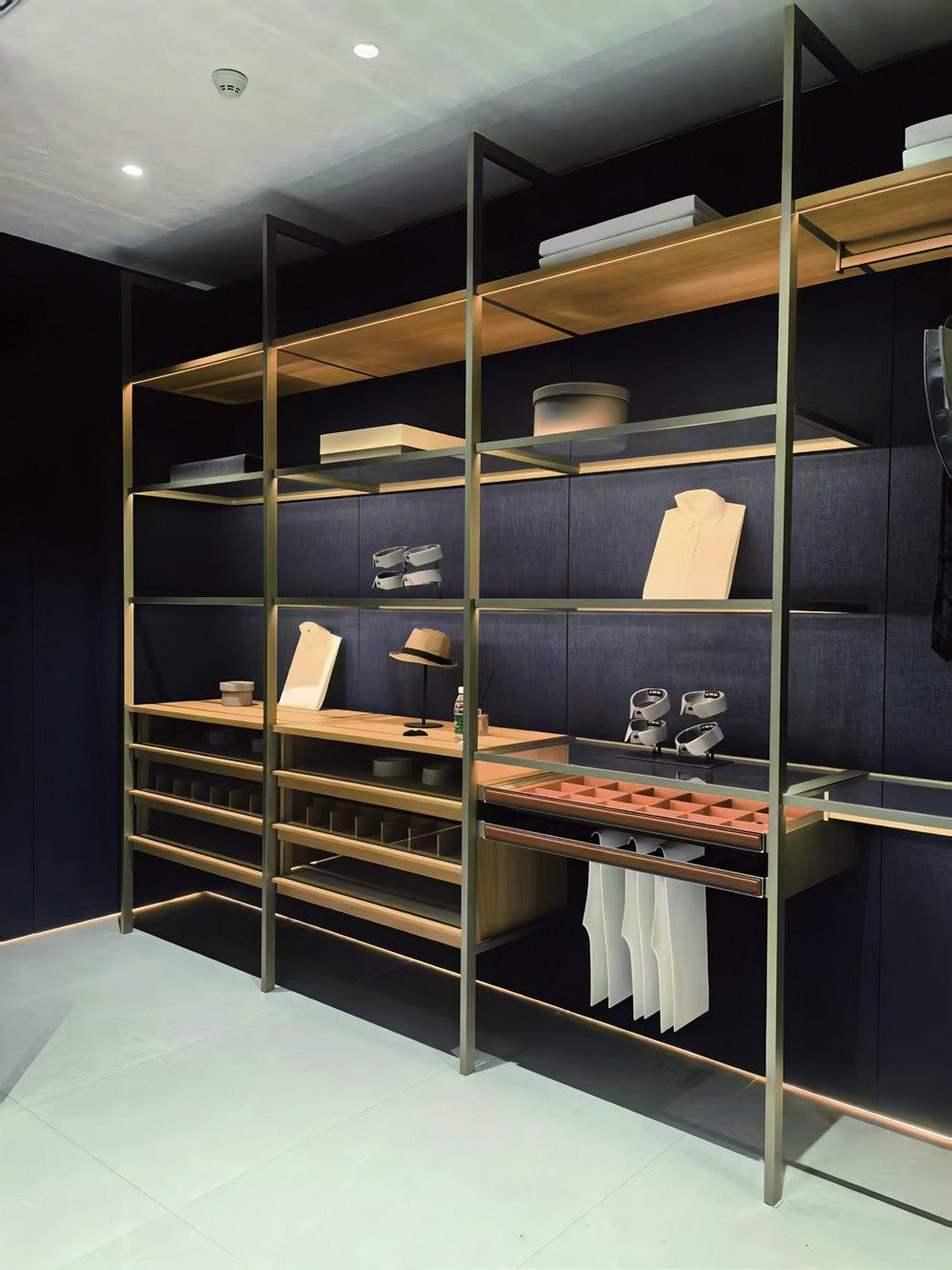Porro column cloakroom bookshelf
