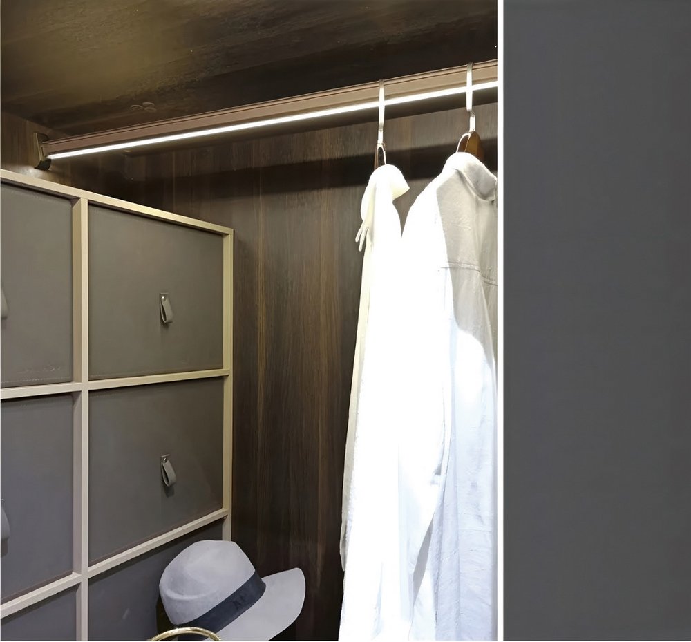 Sophia lamp clothes rail